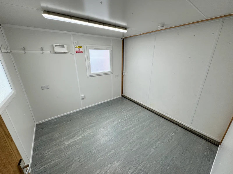 Modular Building 2 Bay 24x20ft Portable Building REDUCED - Image 8